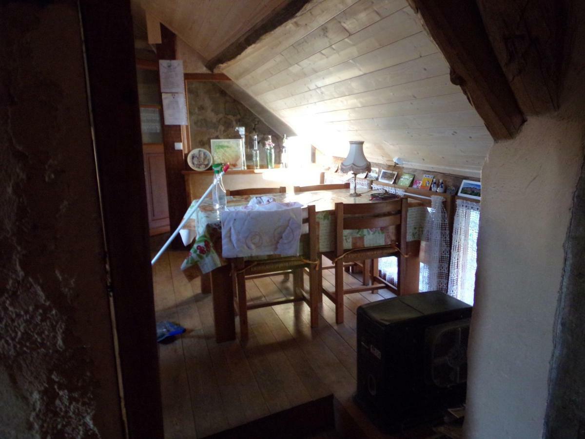 Petite Ferme D'Autrefois Vila Saint-Georges-Nigremont Exterior foto